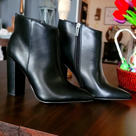 Qupid Faux Leather Ankle Booties - Picture 4 of 4